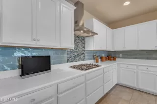 Photo #5: 6883077 Listing 