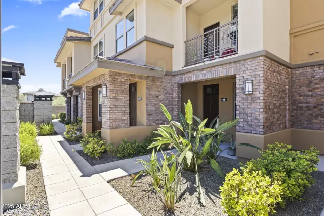 MLS: 6883337 Condo For Sale