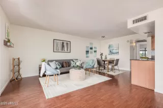 Photo #2: 6883409 Listing