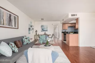 Photo #3: 6883409 Listing