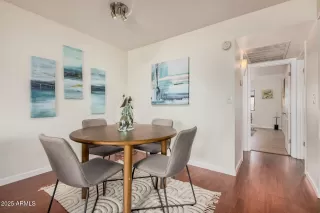 Photo #6: 6883409 Listing