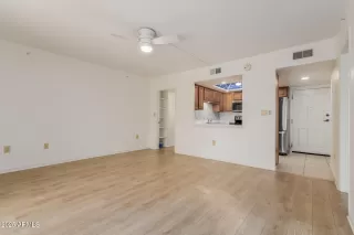 Photo #5: 6883463 Listing