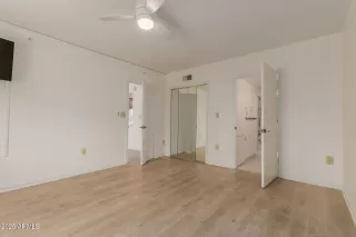 Photo #6: 6883463 Listing