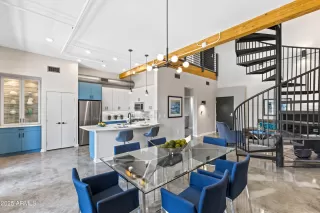 Photo #6: 6883524 Listing 