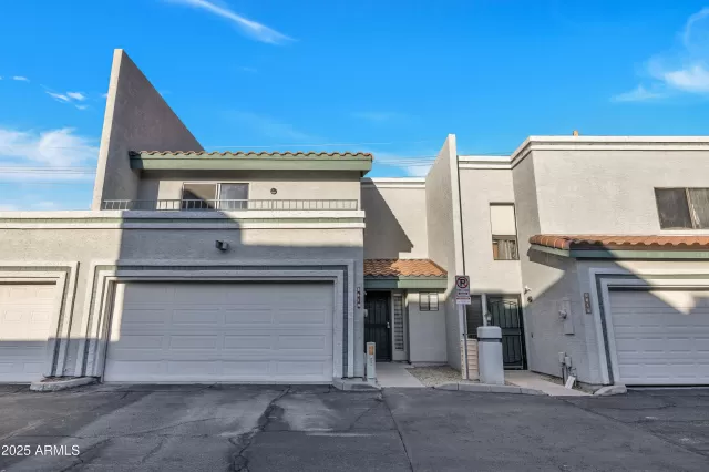 MLS: 6883531 Condo For Sale