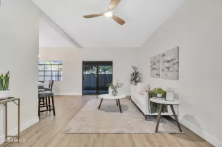 Photo #5: 6883531 Listing