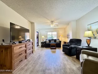 Photo #5: 6883693 Listing