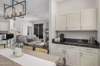 Photo #5: 6883726 Listing 