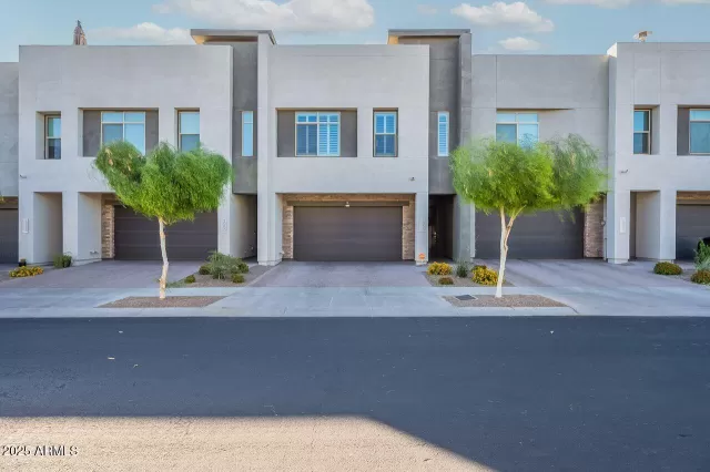 MLS: 6883728 Condo For Sale