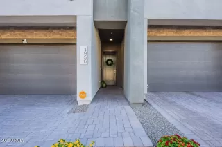 Photo #1: 6883728 Listing 