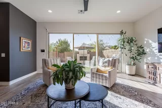 Photo #3: 6883728 Listing 