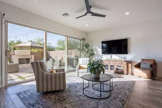 Photo #5: 6883728 Listing 