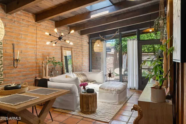 MLS: 6883809 Condo For Sale