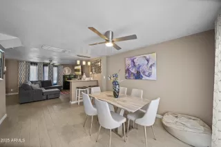 Photo #5: 6883887 Listing