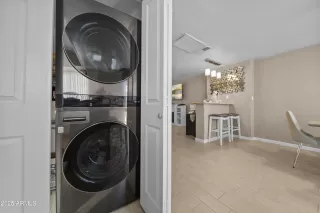 Photo #6: 6883887 Listing