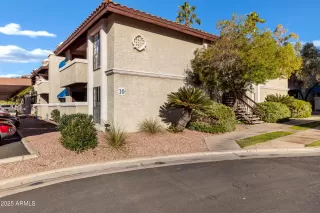 Photo #3: 6883892 Listing