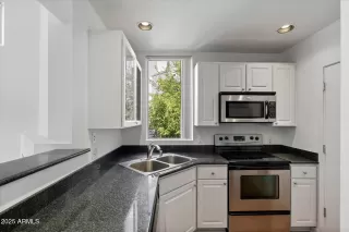 Photo #4: 6883937 Listing 