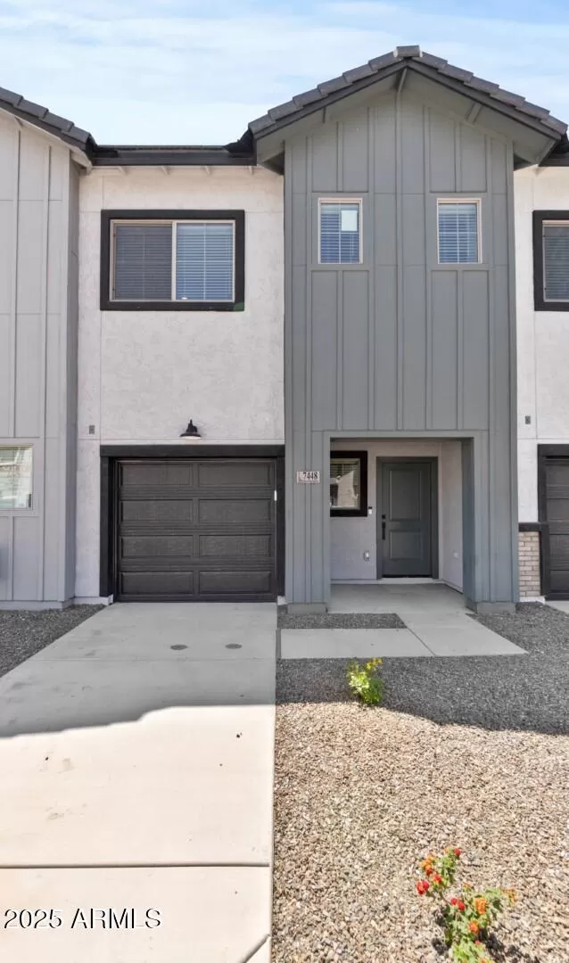 MLS: 6884033 Condo For Sale