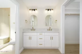 Photo #2: 6884117 Listing