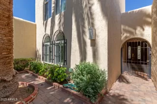 Photo #3: 6884162 Listing