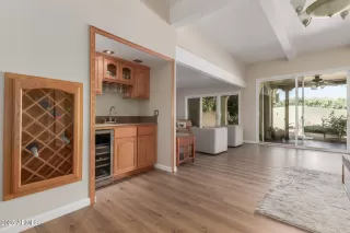 Photo #6: 6884162 Listing