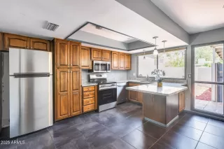 Photo #3: 6884184 Listing 