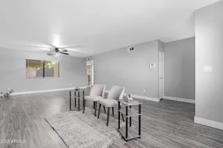 Photo #3: 6884233 Listing