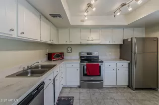 Photo #3: 6884266 Listing 