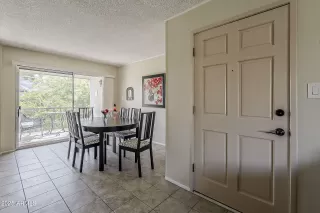 Photo #6: 6884266 Listing 