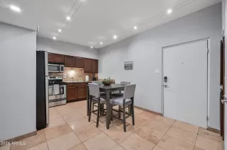 Photo #2: 6884346 Listing 