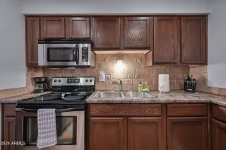 Photo #3: 6884346 Listing 