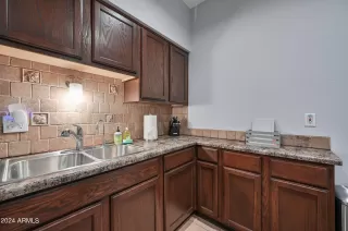 Photo #4: 6884346 Listing 