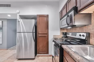 Photo #5: 6884346 Listing 