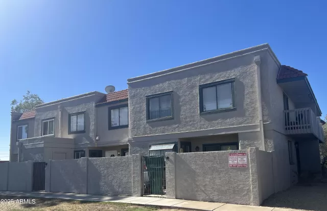 MLS: 6884347 Condo For Sale