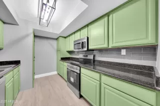 Photo #4: 6884360 Listing 