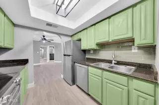 Photo #5: 6884360 Listing 