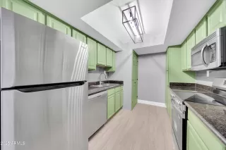 Photo #6: 6884360 Listing 