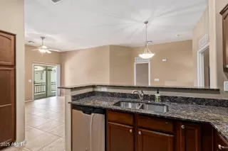 Photo #5: 6884427 Listing