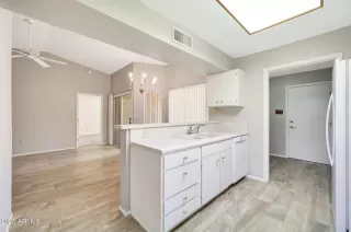 Photo #1: 6884430 Listing 