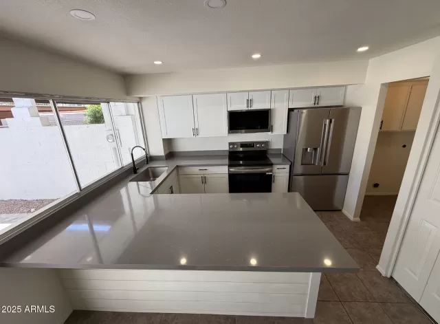 MLS: 6884538 Condo For Sale