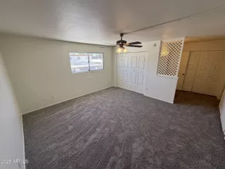 Photo #4: 6884538 Listing 