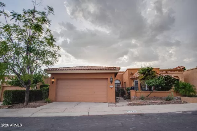 MLS: 6884585 Condo For Sale