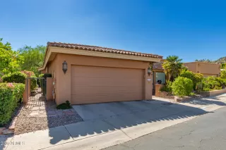 Photo #4: 6884585 Listing