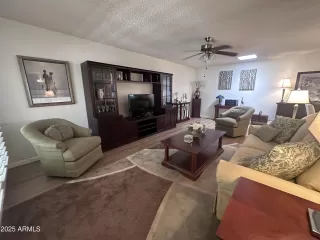 Photo #6: 6884596 Listing 