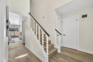 Photo #3: 6884680 Listing