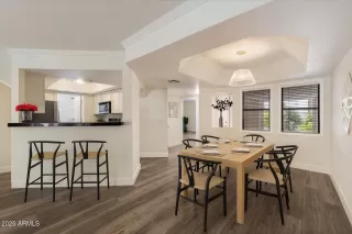 Photo #1: 6884767 Listing 