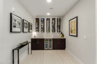 Photo #6: 6884791 Listing 