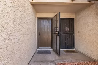 Photo #4: 6884835 Listing