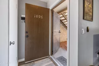 Photo #6: 6884835 Listing