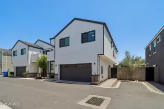 Photo #1: 6884838 Listing 